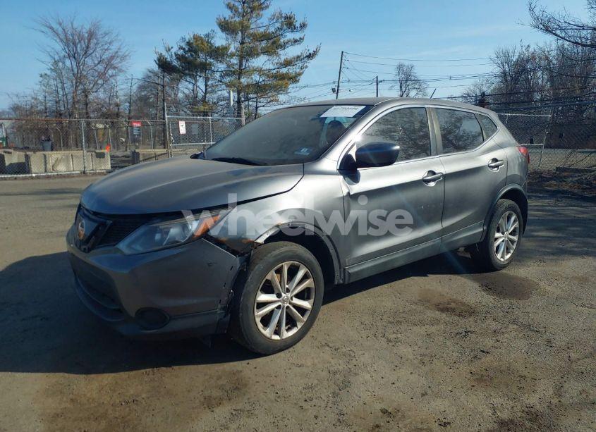 Photo 2 of 2017 Nissan Rogue SPORT S (VIN JN1BJ1CR5HW117297)