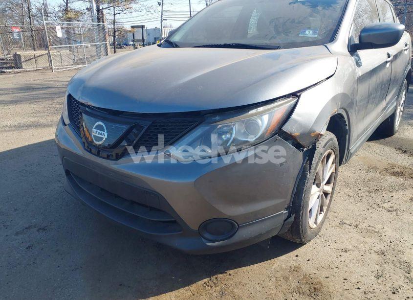 Photo 6 of 2017 Nissan Rogue SPORT S (VIN JN1BJ1CR5HW117297)