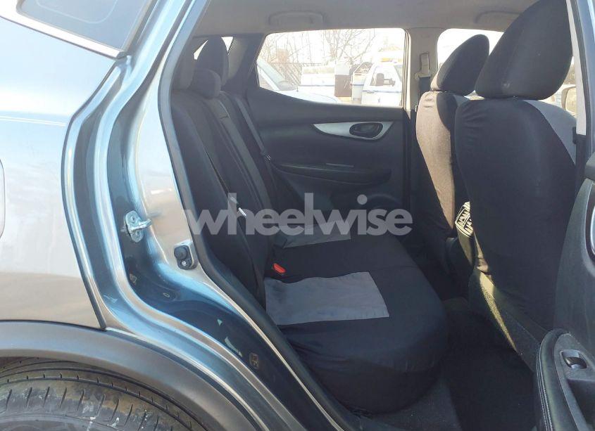 Photo 8 of 2017 Nissan Rogue SPORT S (VIN JN1BJ1CR5HW117297)