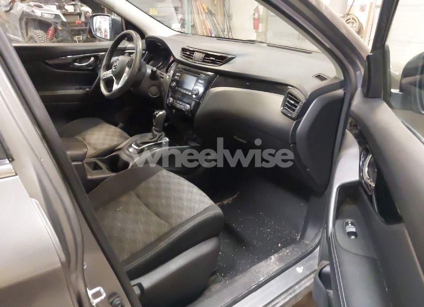 Photo 5 of 2017 Nissan Rogue SPORT SV (VIN JN1BJ1CR5HW122452)