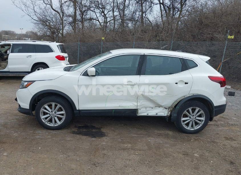 Photo 14 of 2017 Nissan Rogue SPORT S (VIN JN1BJ1CR5HW133550)
