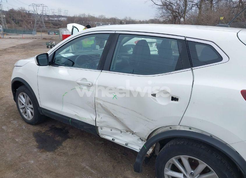 Photo 17 of 2017 Nissan Rogue SPORT S (VIN JN1BJ1CR5HW133550)