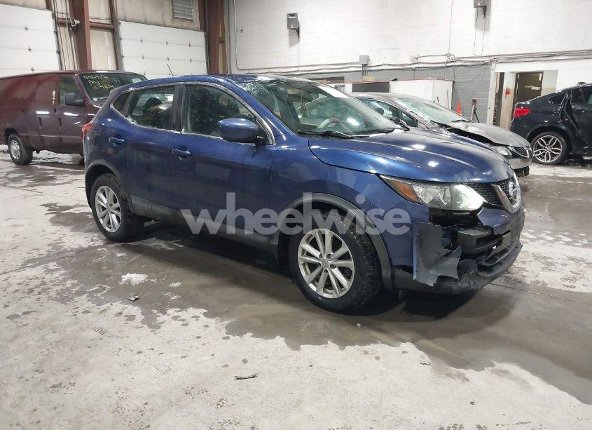 2018 Nissan Rogue SPORT S (VIN JN1BJ1CR5JW201304) main photo