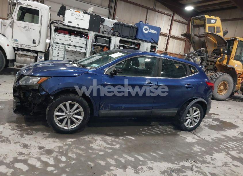 Photo 14 of 2018 Nissan Rogue SPORT S (VIN JN1BJ1CR5JW201304)