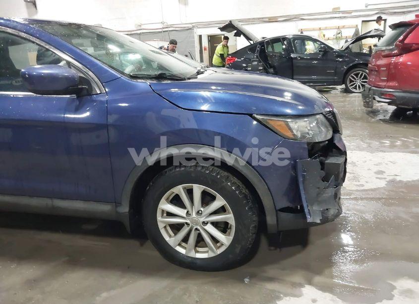 Photo 18 of 2018 Nissan Rogue SPORT S (VIN JN1BJ1CR5JW201304)