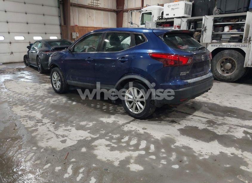 Photo 3 of 2018 Nissan Rogue SPORT S (VIN JN1BJ1CR5JW201304)