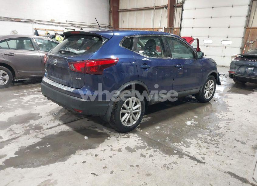Photo 4 of 2018 Nissan Rogue SPORT S (VIN JN1BJ1CR5JW201304)