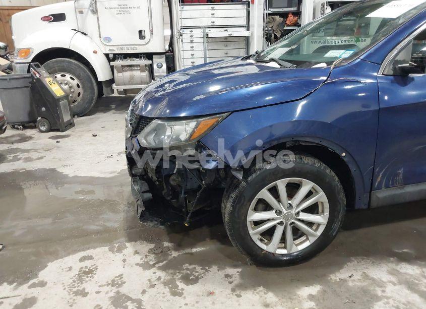 Photo 6 of 2018 Nissan Rogue SPORT S (VIN JN1BJ1CR5JW201304)