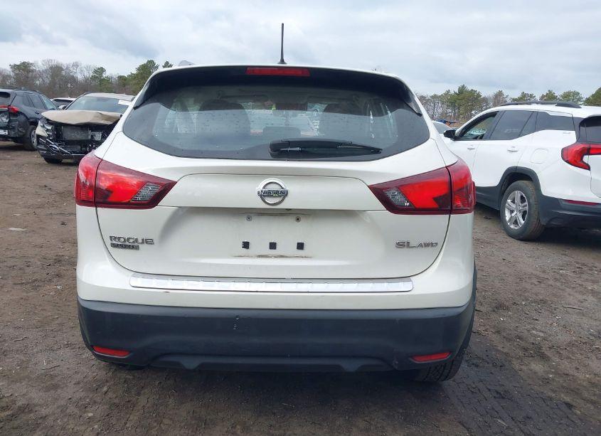 Photo 15 of 2018 Nissan Rogue SPORT SL (VIN JN1BJ1CR5JW204915)