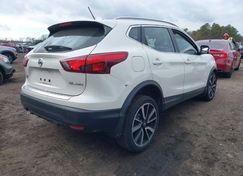 Photo 4 of 2018 Nissan Rogue SPORT SL (VIN JN1BJ1CR5JW204915)