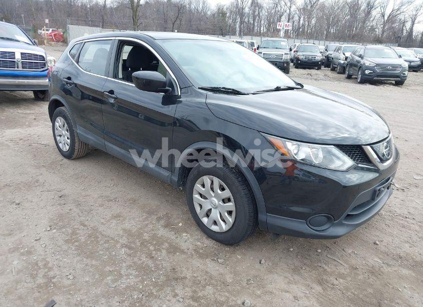 2018 Nissan Rogue SPORT S (VIN JN1BJ1CR5JW251040) main photo