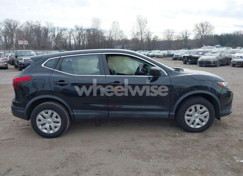 Photo 13 of 2018 Nissan Rogue SPORT S (VIN JN1BJ1CR5JW251040)
