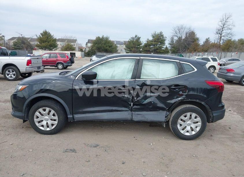 Photo 14 of 2018 Nissan Rogue SPORT S (VIN JN1BJ1CR5JW251040)