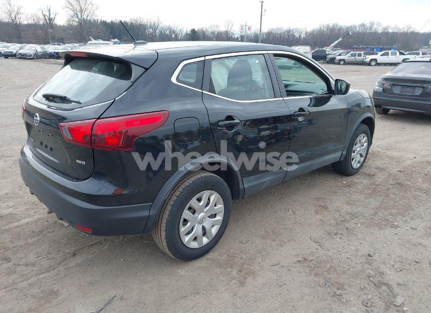 Photo 4 of 2018 Nissan Rogue SPORT S (VIN JN1BJ1CR5JW251040)