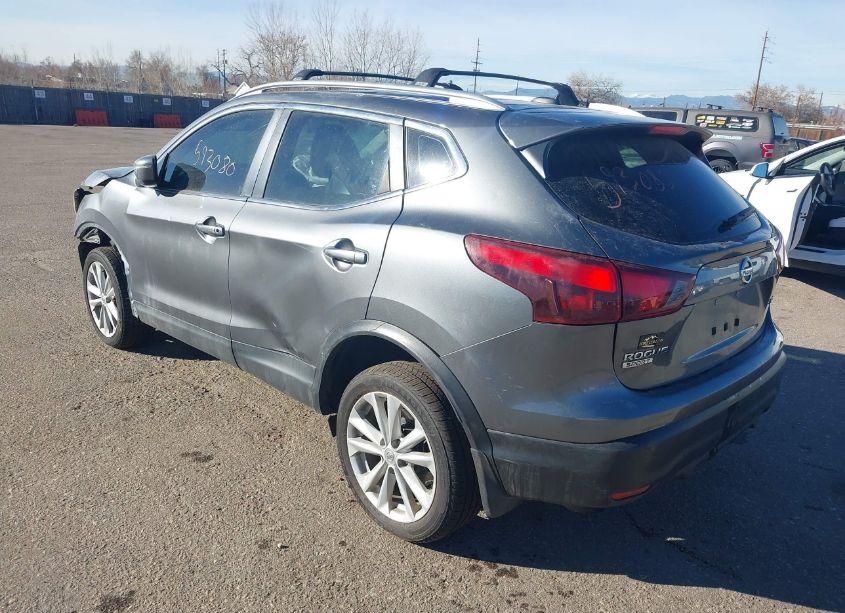 Photo 3 of 2018 Nissan Rogue SPORT SV (VIN JN1BJ1CR5JW253371)