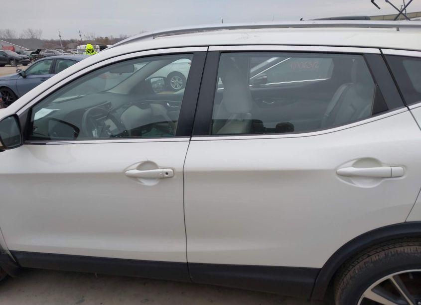 Photo 15 of 2018 Nissan Rogue SPORT SL (VIN JN1BJ1CR5JW255024)