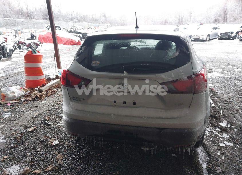 Photo 16 of 2018 Nissan Rogue SPORT S (VIN JN1BJ1CR5JW263432)