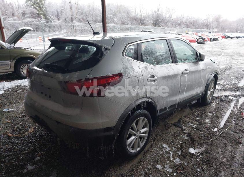 Photo 4 of 2018 Nissan Rogue SPORT S (VIN JN1BJ1CR5JW263432)