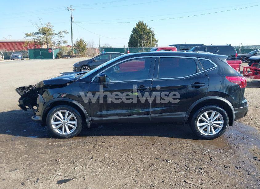 Photo 14 of 2018 Nissan Rogue SPORT S (VIN JN1BJ1CR5JW267531)