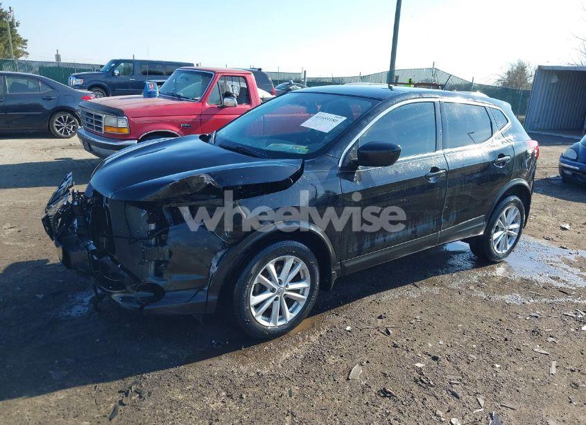 Photo 2 of 2018 Nissan Rogue SPORT S (VIN JN1BJ1CR5JW267531)