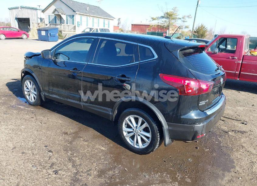 Photo 3 of 2018 Nissan Rogue SPORT S (VIN JN1BJ1CR5JW267531)