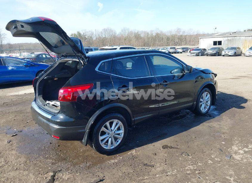 Photo 4 of 2018 Nissan Rogue SPORT S (VIN JN1BJ1CR5JW267531)