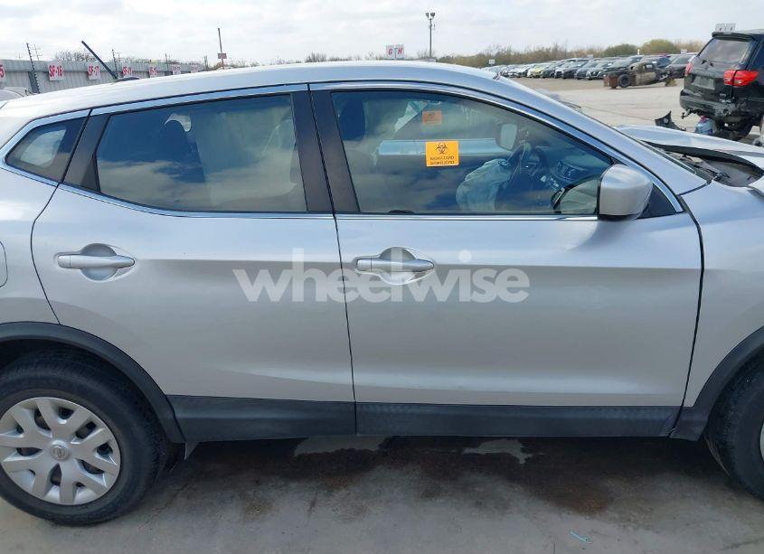 Photo 14 of 2019 Nissan Rogue SPORT S (VIN JN1BJ1CR5KW623462)