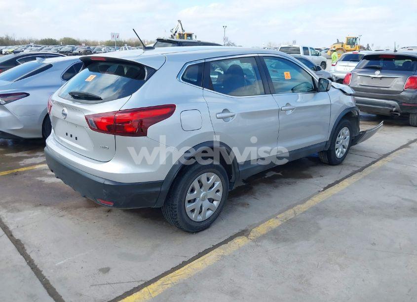 Photo 4 of 2019 Nissan Rogue SPORT S (VIN JN1BJ1CR5KW623462)