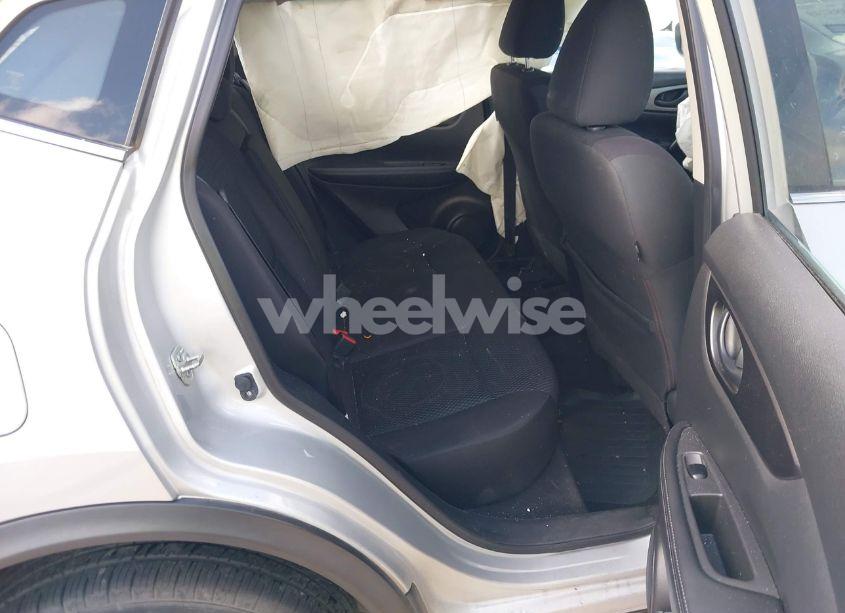 Photo 8 of 2019 Nissan Rogue SPORT S (VIN JN1BJ1CR5KW623462)