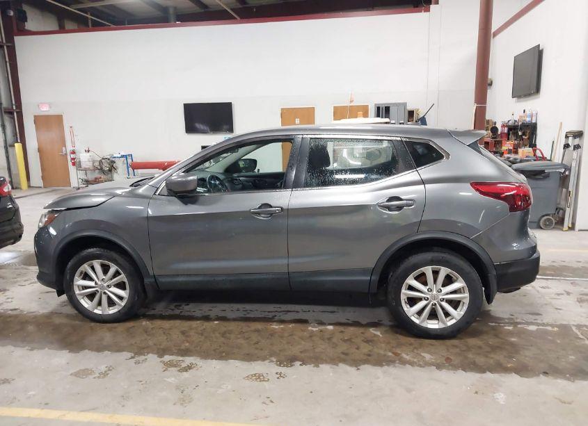 Photo 14 of 2017 Nissan Rogue SPORT S (VIN JN1BJ1CR6HW114067)