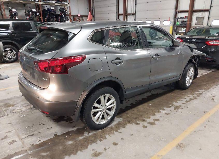 Photo 4 of 2017 Nissan Rogue SPORT S (VIN JN1BJ1CR6HW114067)