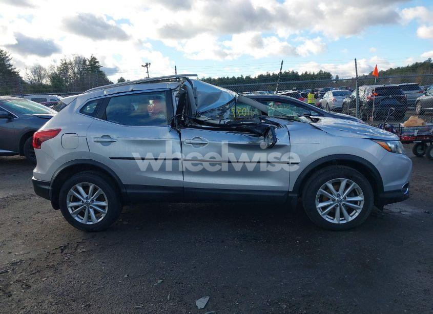 Photo 14 of 2017 Nissan Rogue SPORT SV (VIN JN1BJ1CR6HW117888)