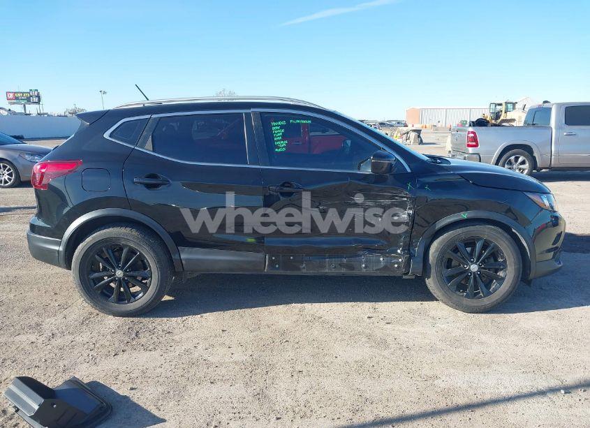 Photo 13 of 2017 Nissan Rogue SPORT SV (VIN JN1BJ1CR6HW122055)