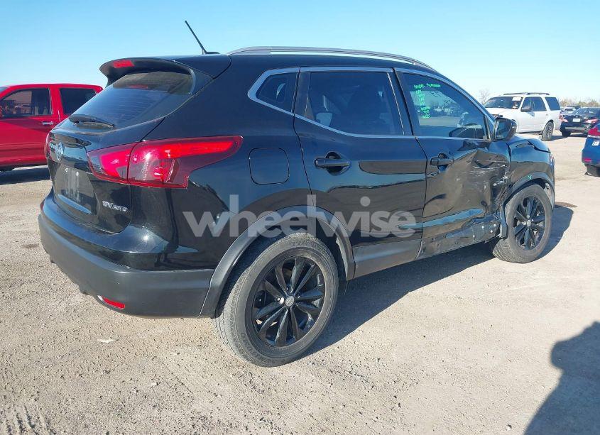 Photo 4 of 2017 Nissan Rogue SPORT SV (VIN JN1BJ1CR6HW122055)