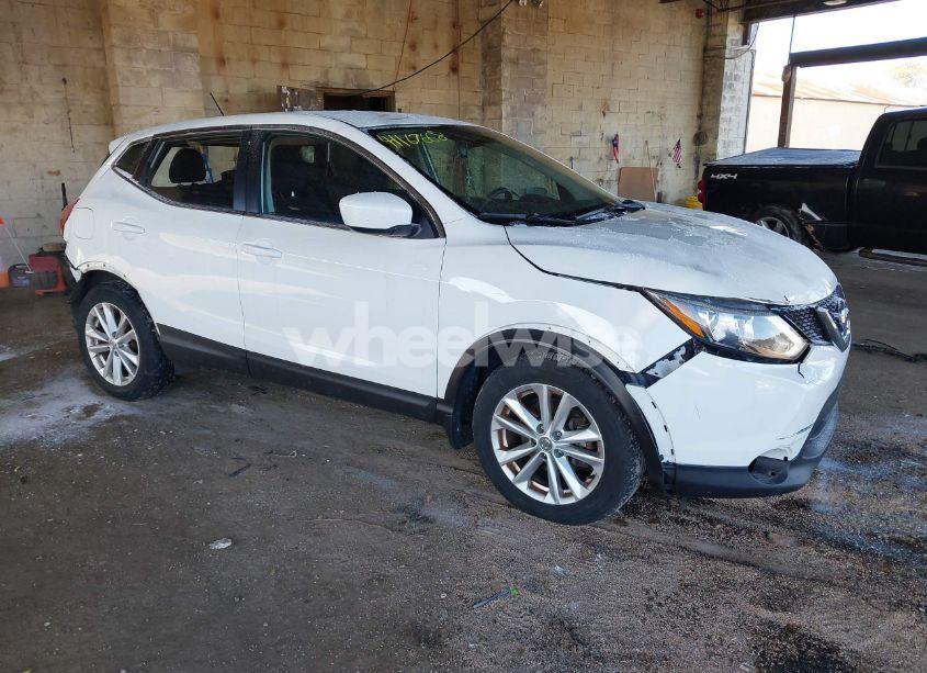 2017 Nissan Rogue SPORT S (VIN JN1BJ1CR6HW131127) main photo