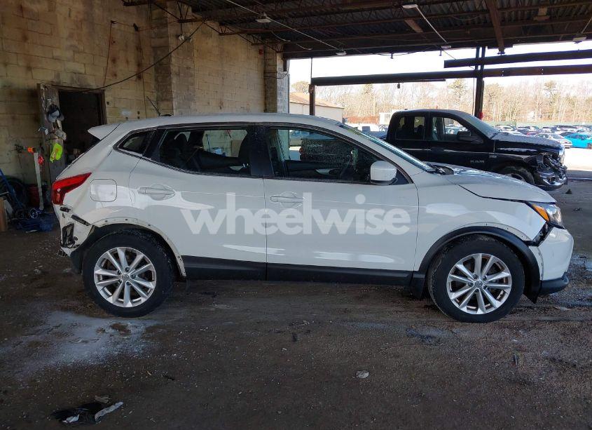 Photo 13 of 2017 Nissan Rogue SPORT S (VIN JN1BJ1CR6HW131127)