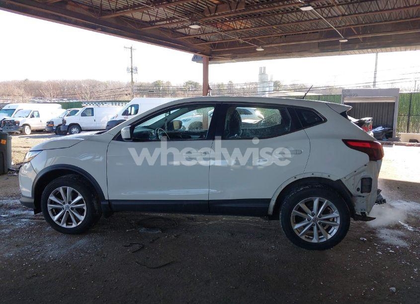 Photo 14 of 2017 Nissan Rogue SPORT S (VIN JN1BJ1CR6HW131127)