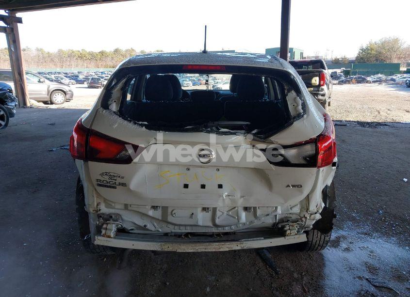 Photo 16 of 2017 Nissan Rogue SPORT S (VIN JN1BJ1CR6HW131127)