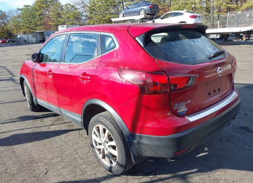 Photo 3 of 2018 Nissan Rogue SPORT S (VIN JN1BJ1CR6JW203188)