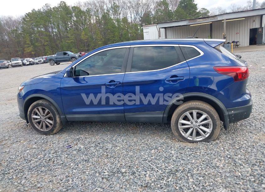 Photo 15 of 2018 Nissan Rogue SPORT S (VIN JN1BJ1CR6JW203904)