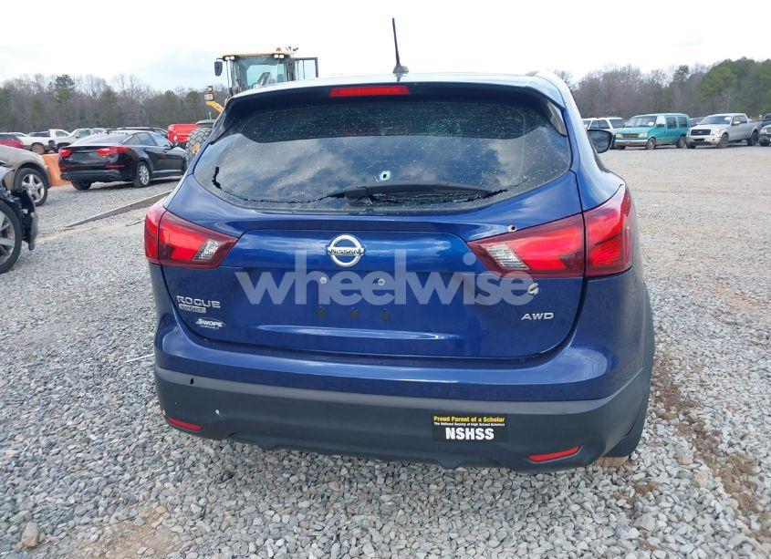 Photo 17 of 2018 Nissan Rogue SPORT S (VIN JN1BJ1CR6JW203904)