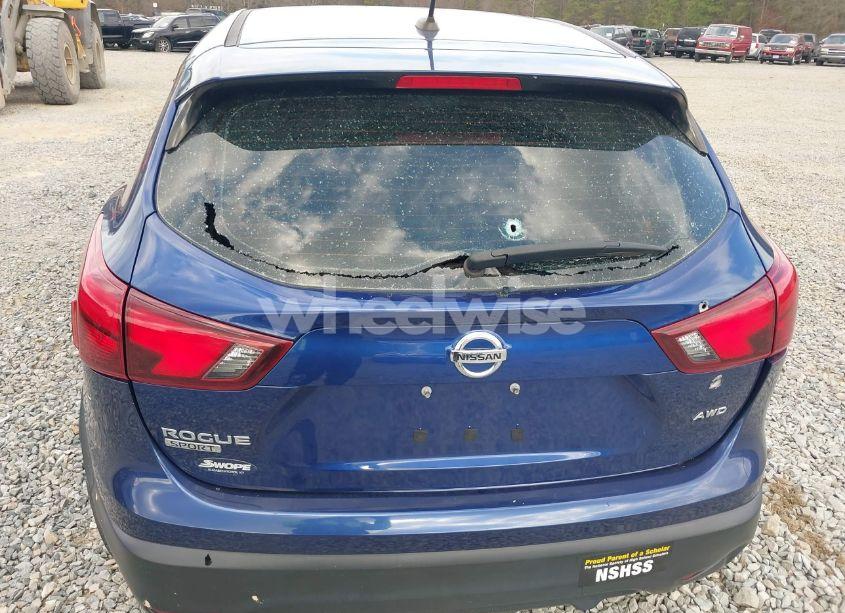 Photo 6 of 2018 Nissan Rogue SPORT S (VIN JN1BJ1CR6JW203904)