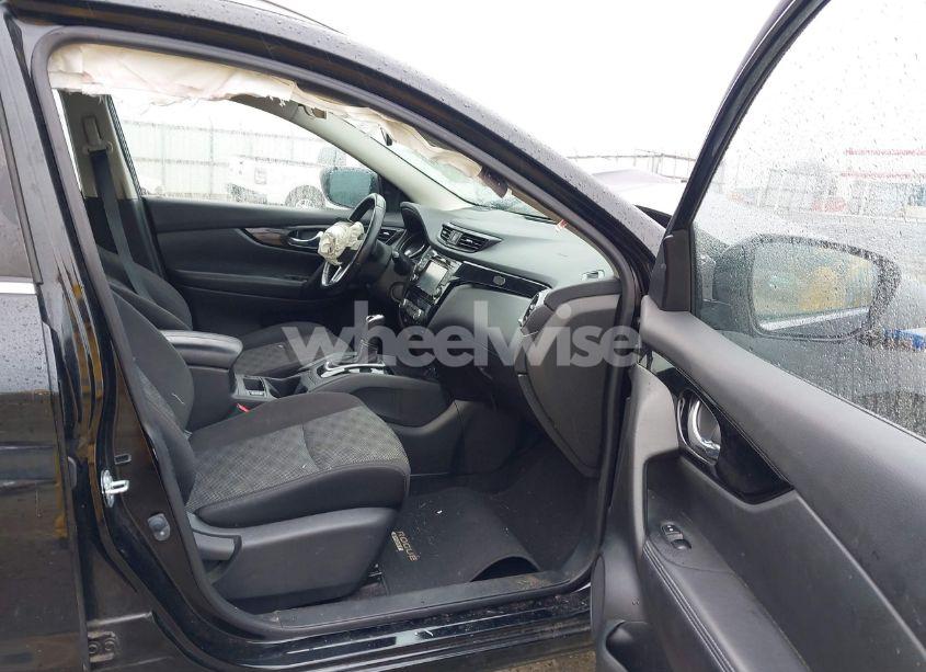 Photo 5 of 2018 Nissan Rogue SPORT SV (VIN JN1BJ1CR6JW208696)