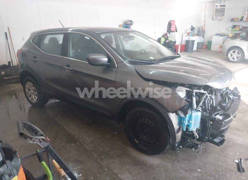 2018 Nissan Rogue SPORT S (VIN JN1BJ1CR6JW259079) main photo