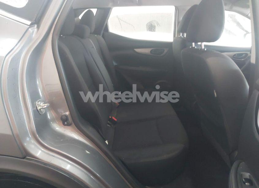 Photo 8 of 2018 Nissan Rogue SPORT S (VIN JN1BJ1CR6JW259079)