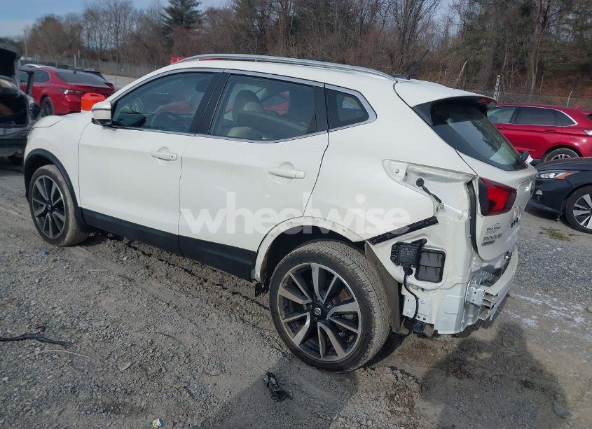 Photo 3 of 2018 Nissan Rogue SPORT SL (VIN JN1BJ1CR6JW265285)