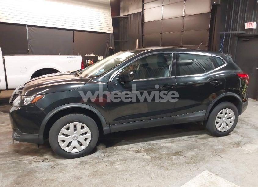 Photo 14 of 2018 Nissan Rogue SPORT S (VIN JN1BJ1CR6JW287738)