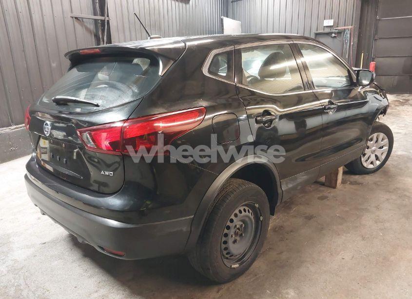 Photo 4 of 2018 Nissan Rogue SPORT S (VIN JN1BJ1CR6JW287738)