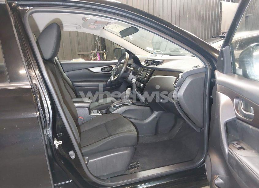 Photo 5 of 2018 Nissan Rogue SPORT S (VIN JN1BJ1CR6JW287738)