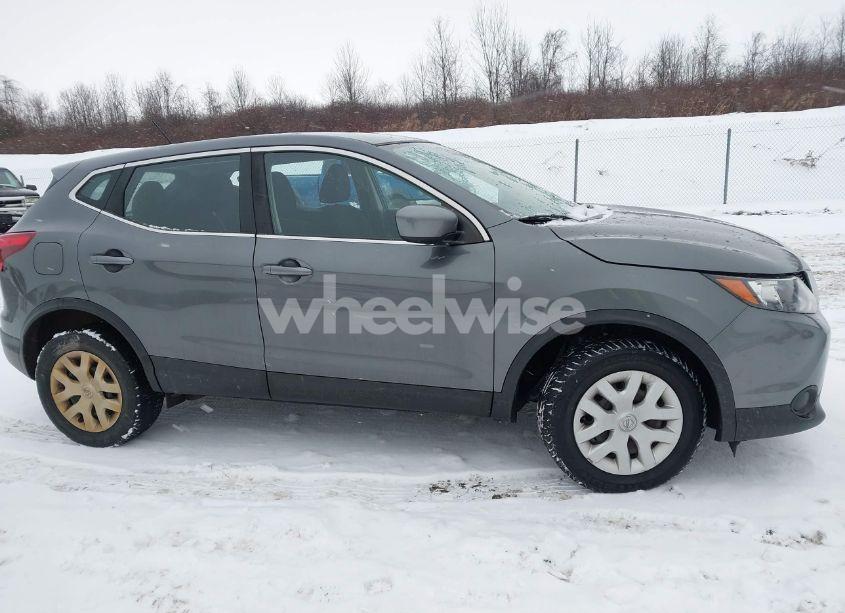 Photo 13 of 2019 Nissan Rogue SPORT S (VIN JN1BJ1CR6KW310176)